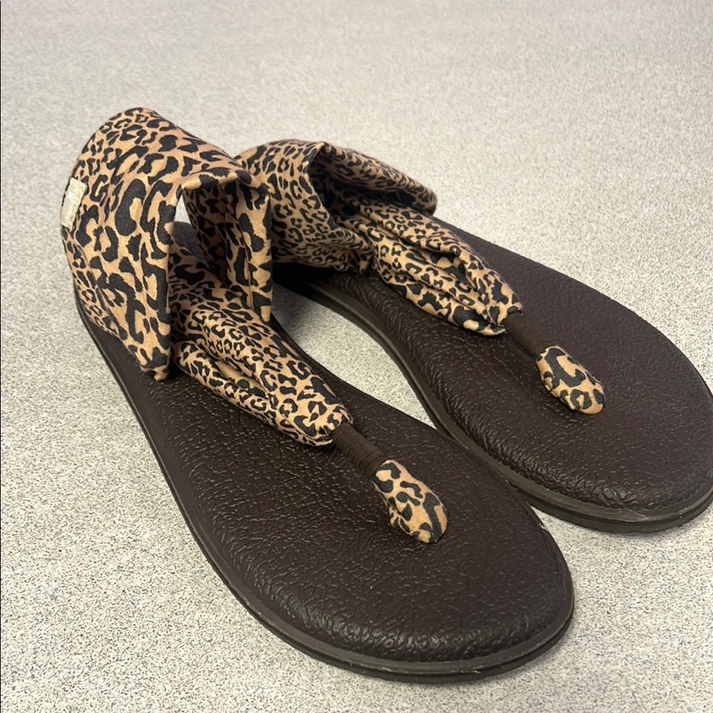 Sanuk Brown Sandals Leopard Print
